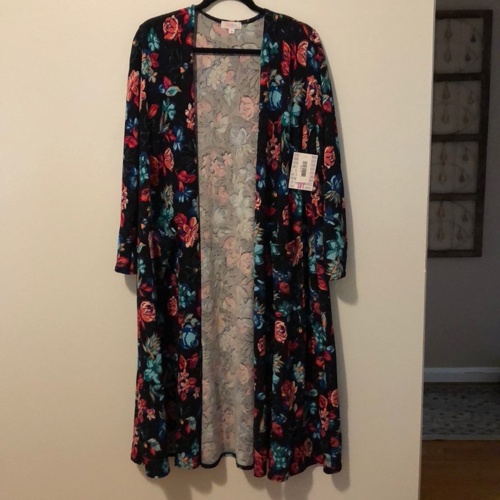 Gorgeous Lularoe Sarah cardigan
